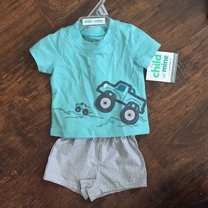 NWT T-shirt and shorts baby boy set